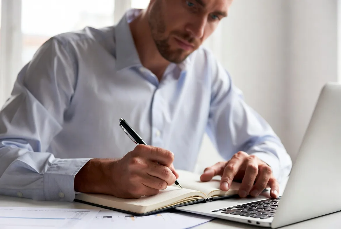 investor taking profits and managing portfolio during bull market